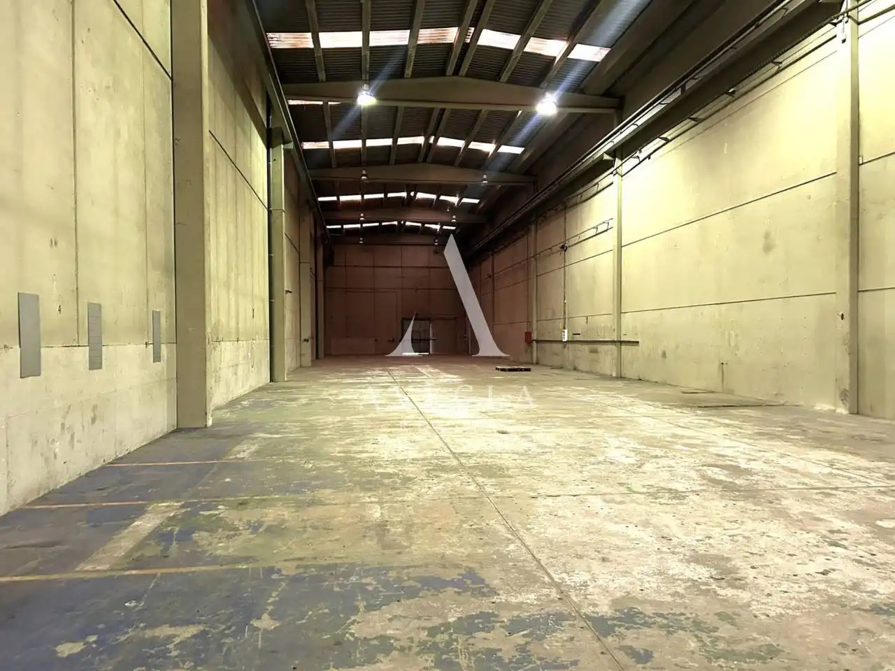 Nave industrial de alquiler en Ripollet