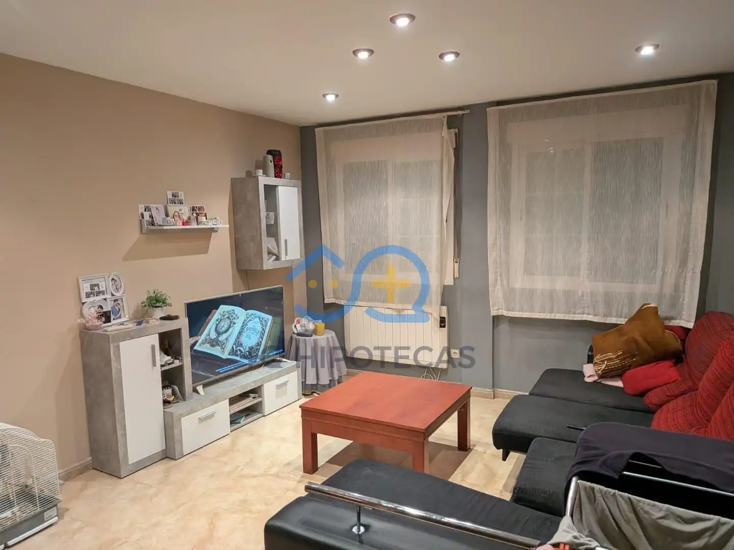 Wohnzimmer von Wohnung zum Verkauf in Pantoja mit Klimaanlage, Heizung und Abstellraum