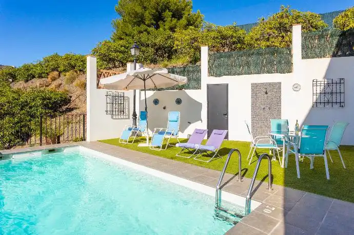 Piscina de Finca rústica en venda en Torrox amb Aire condicionat, Calefacció i Jardí privat