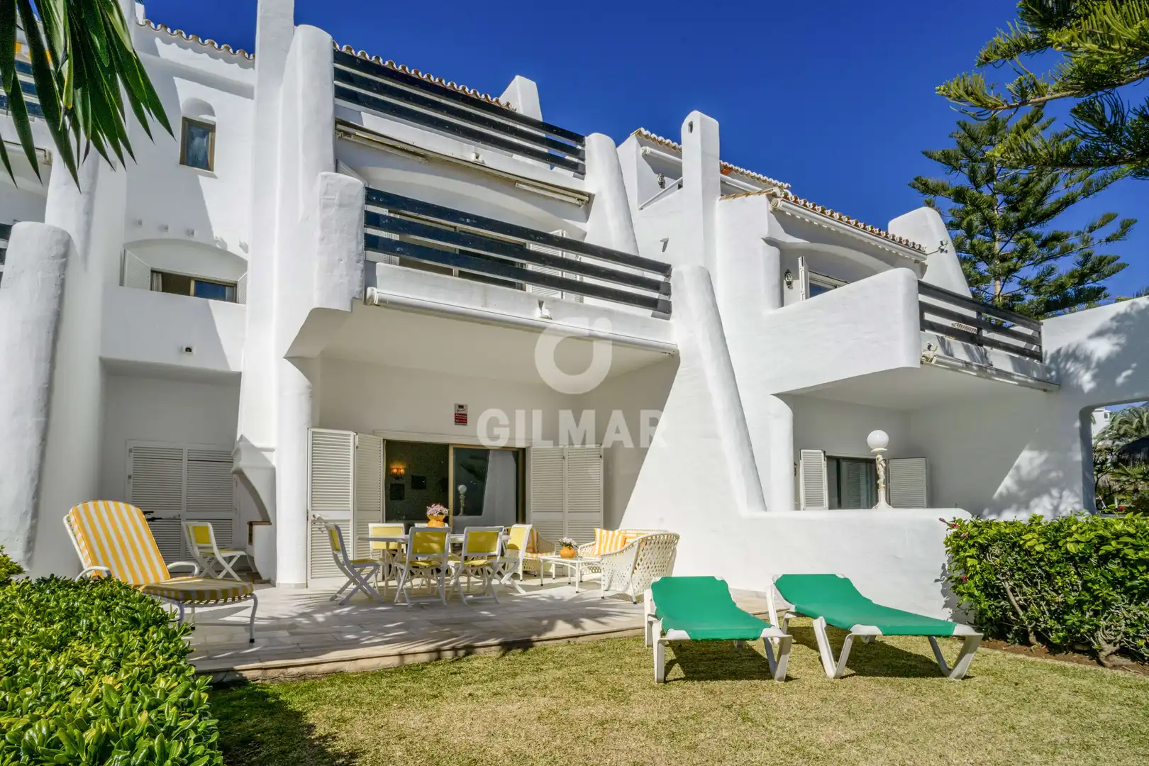 Garten von Einfamilien-Reihenhaus zum Verkauf in Marbella mit Heizung, Privatgarten und Schwimmbad
