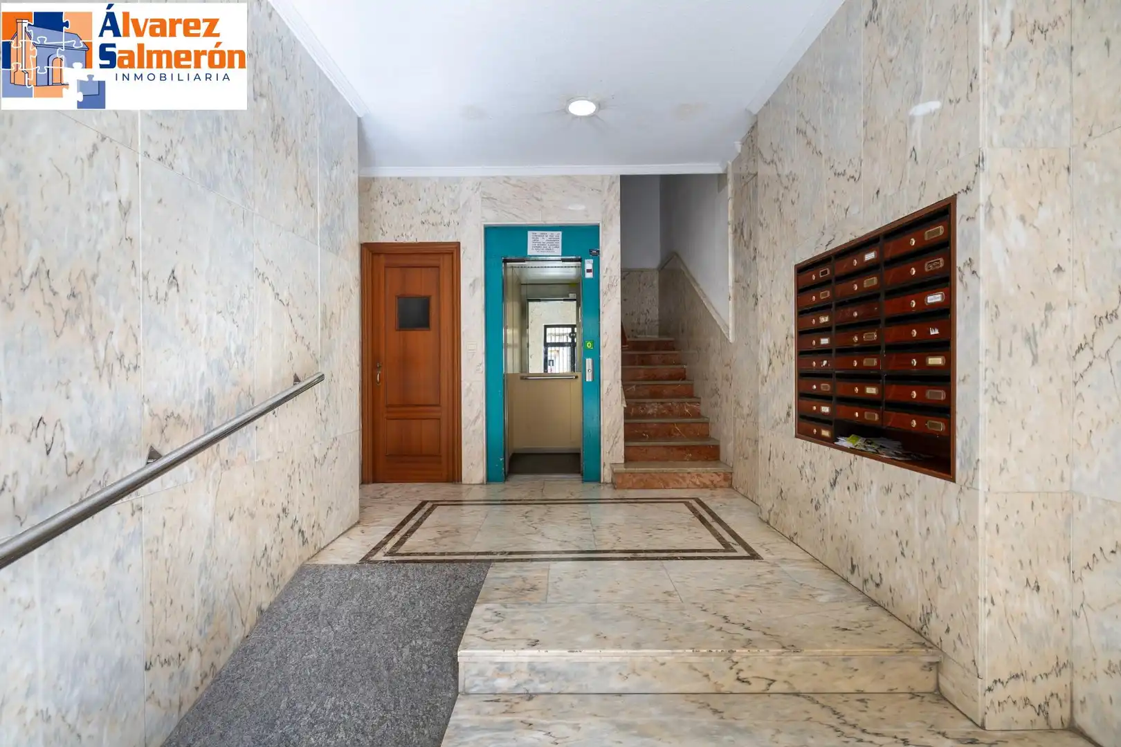 Flat for sale in Granada  with Air Conditioner, Heating and Parquet flooring