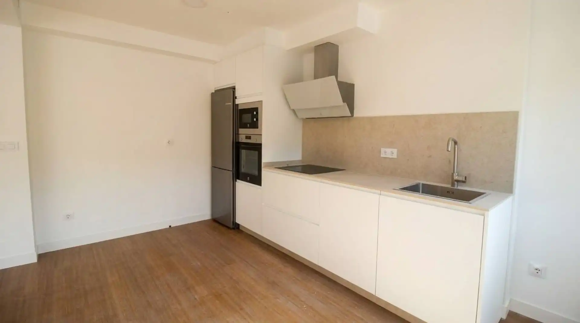 Cocina de Piso en venta en Oleiros con Calefacción, Parquet y Terraza