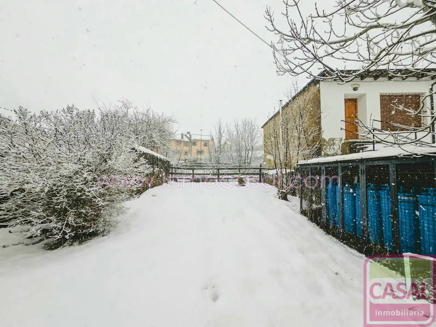 Vista exterior de Casa o chalet en venta en León Capital  con Calefacción, Trastero y Amueblado