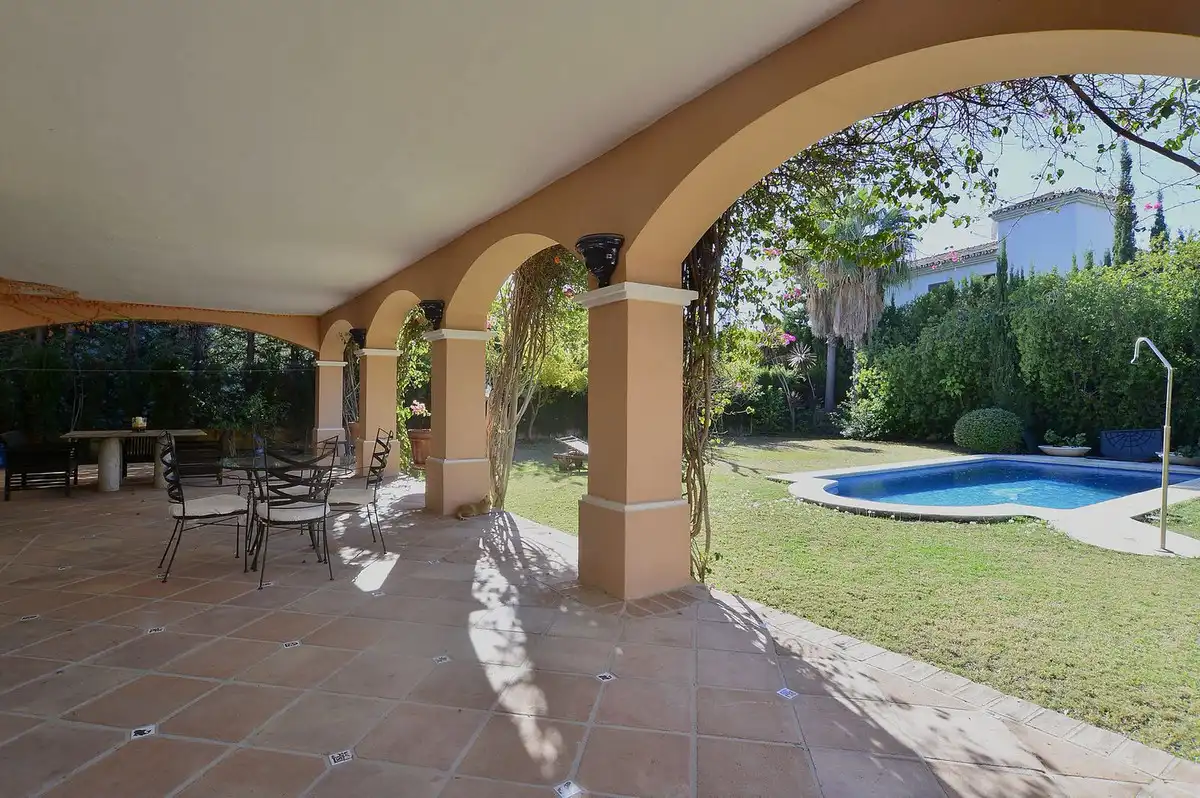 Casa amb piscina en venda a Nueva Andalucía, imagen 9