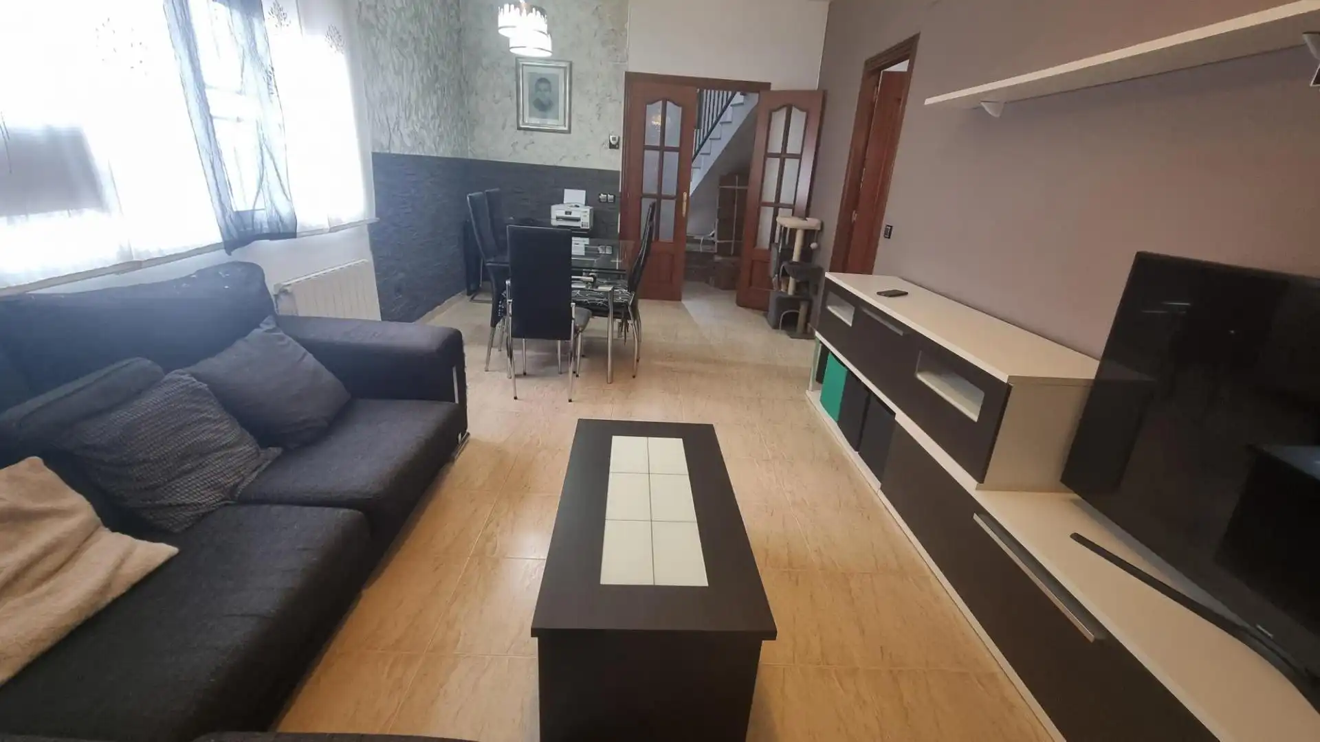 Sala de estar de Casa adosada en venta en Vilanova i la Geltrú con Calefacción