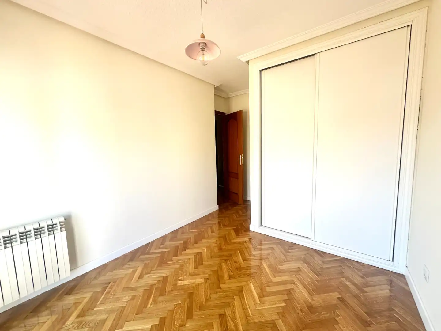 Habitación de Piso en venta en Madrid con Calefacción, Trastero y Horno