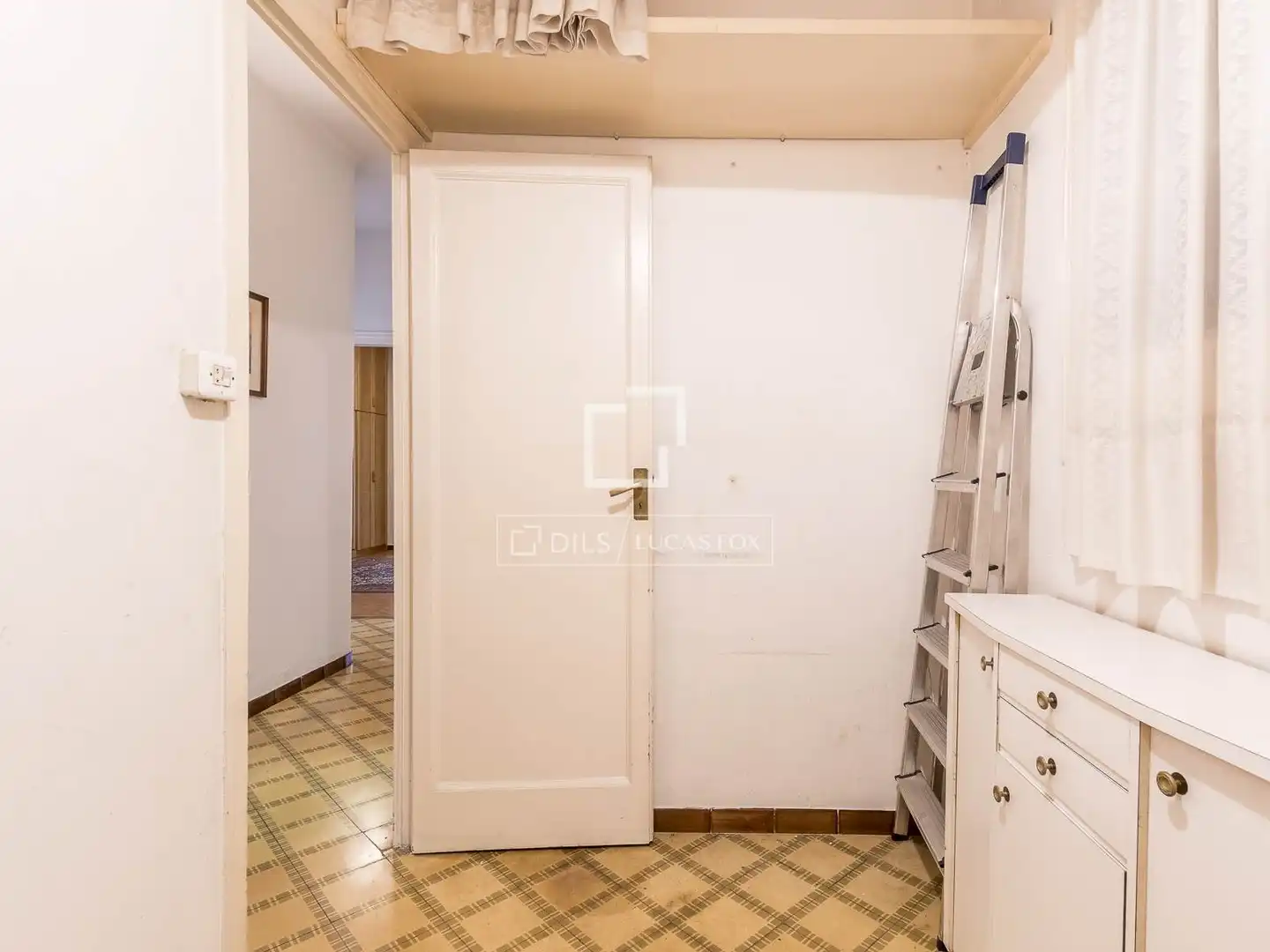 Wohnung zum Verkauf in Barcelona mit Klimaanlage, Privatgarten und Terrasse