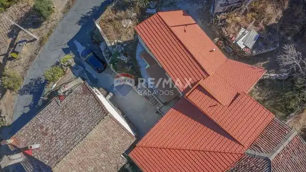 Vista exterior de Casa o xalet en venda en Cenlle amb Jardí privat