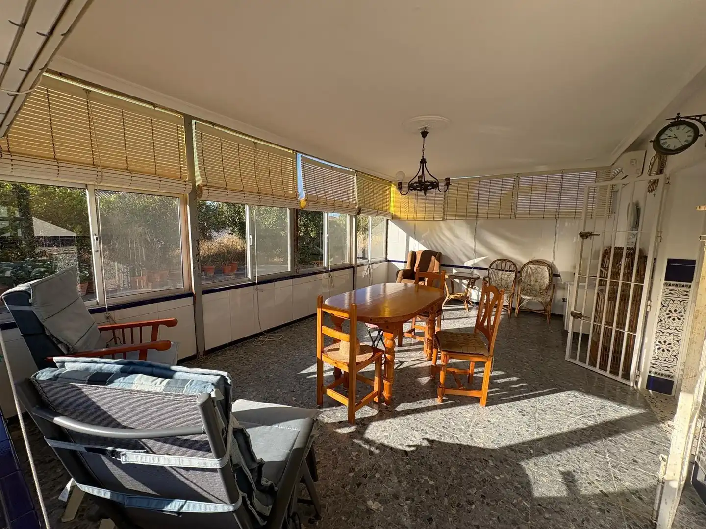 Menjador de Casa o xalet en venda en Chiclana de la Frontera amb Aire condicionat, Jardí privat i Piscina