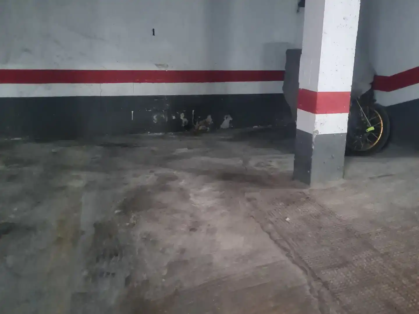 Flat for rent in  Valencia Capital  with Air Conditioner and Balcony