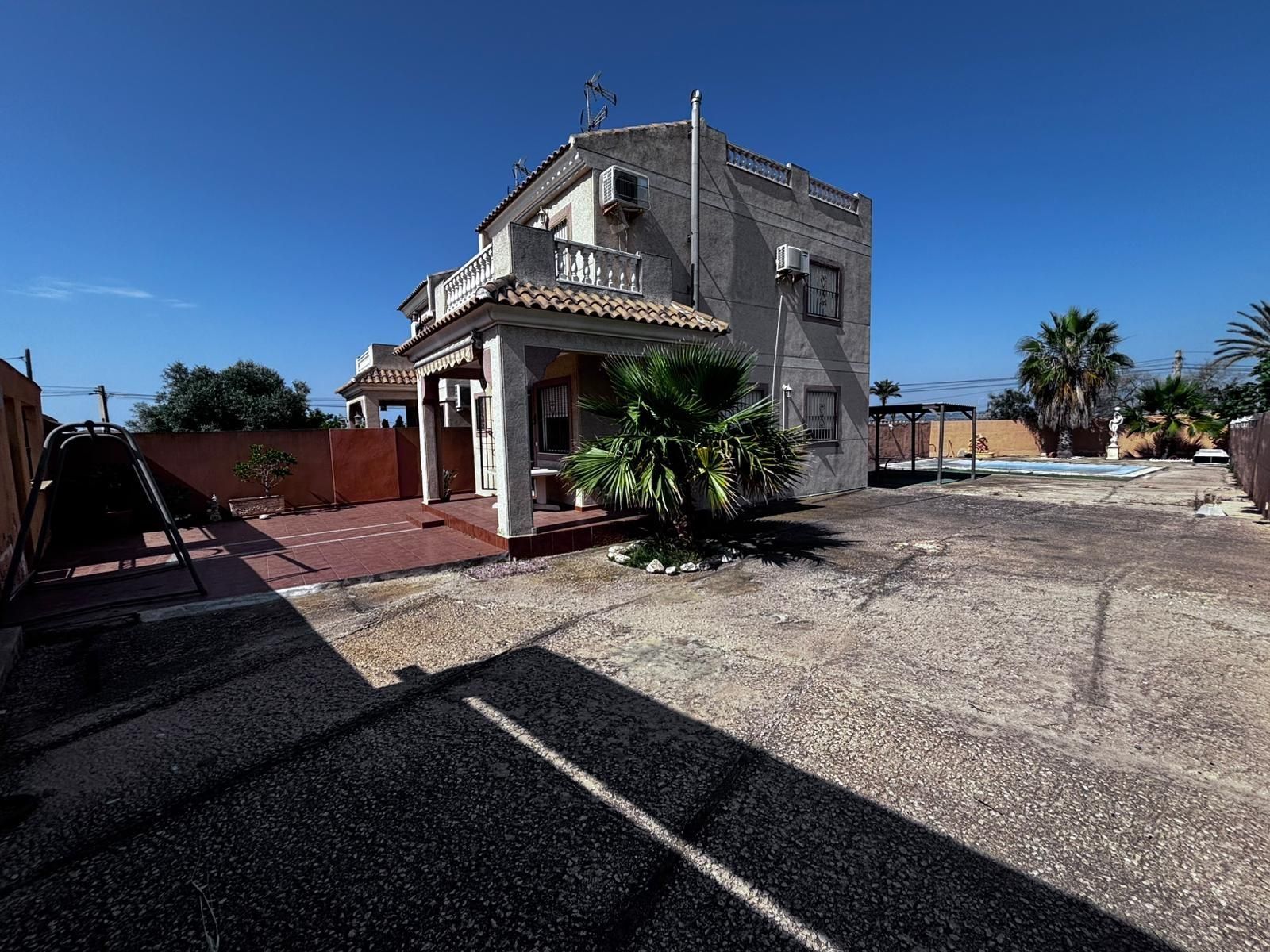 Exterior view of House or chalet for sale in Torrevieja  with Air Conditioner, Terrace and Swimming Pool