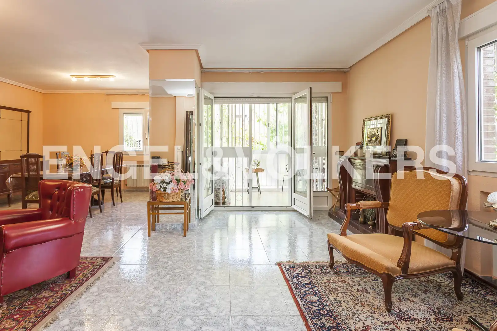 Detached homes for rent in Madrid  with Air Conditioner, Heating and Private garden