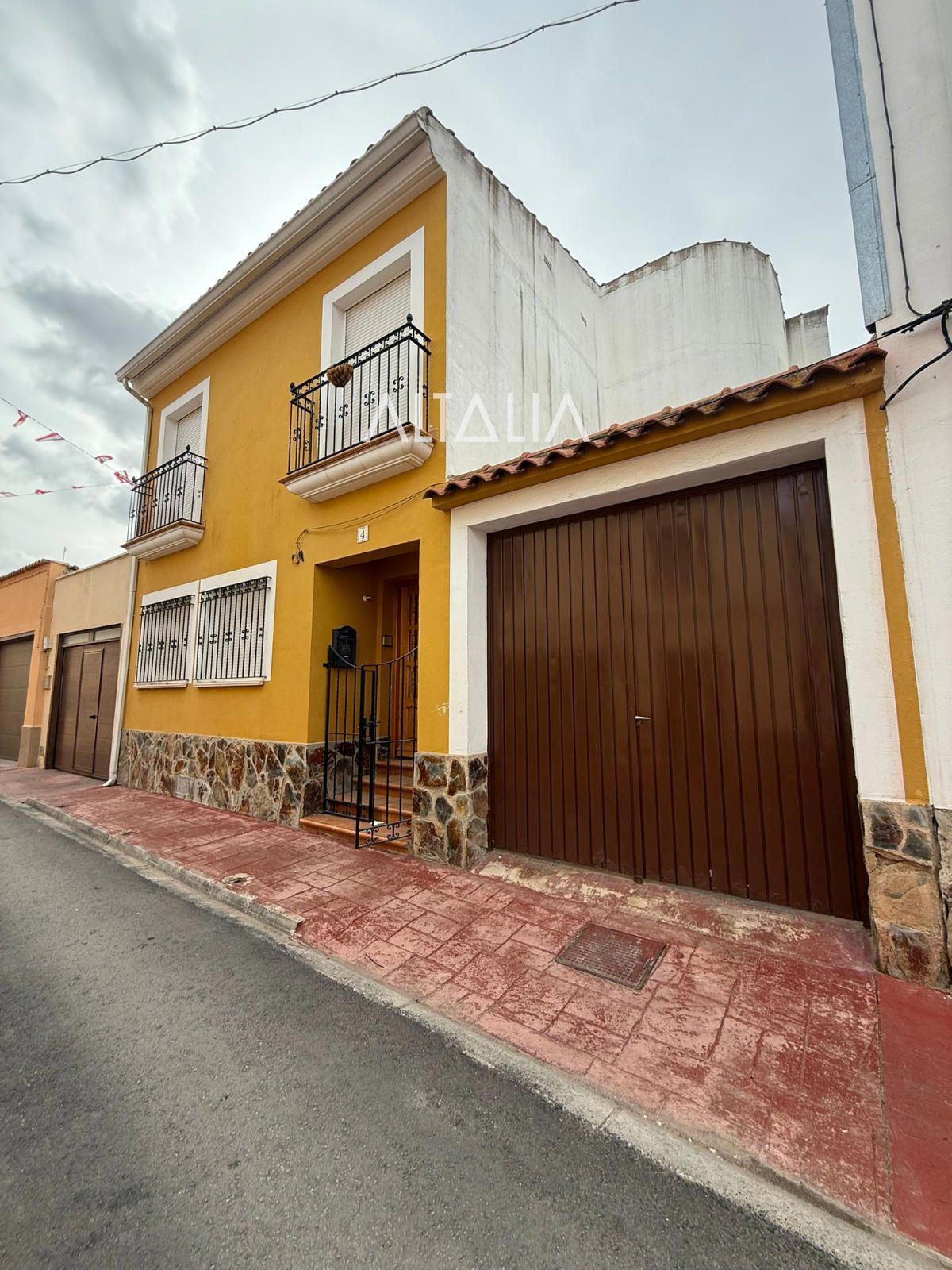 Exterior view of House or chalet for sale in Tarancón  with Heating, Terrace and Storage room