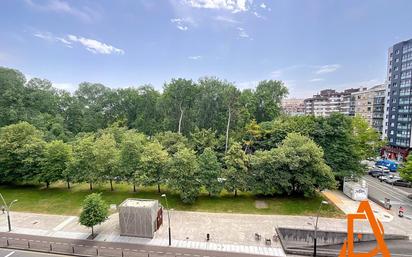 Vista exterior de Pis en venda en Gijón  amb Terrassa