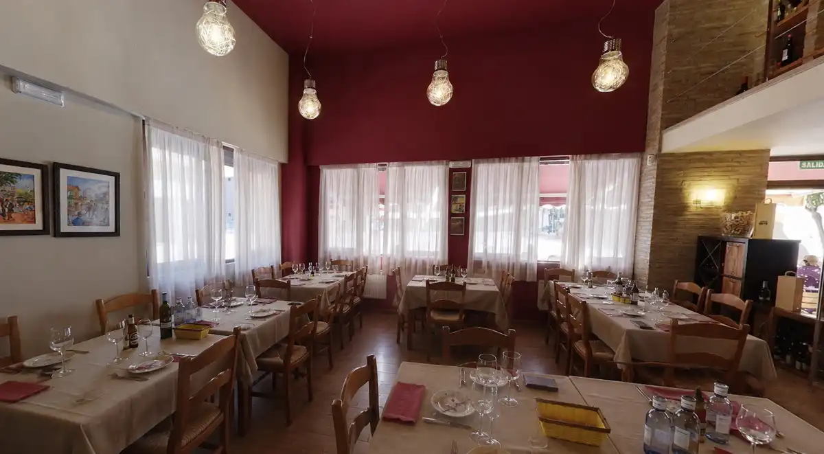 Locale commerciale in vendita a Pasaje Esperanto