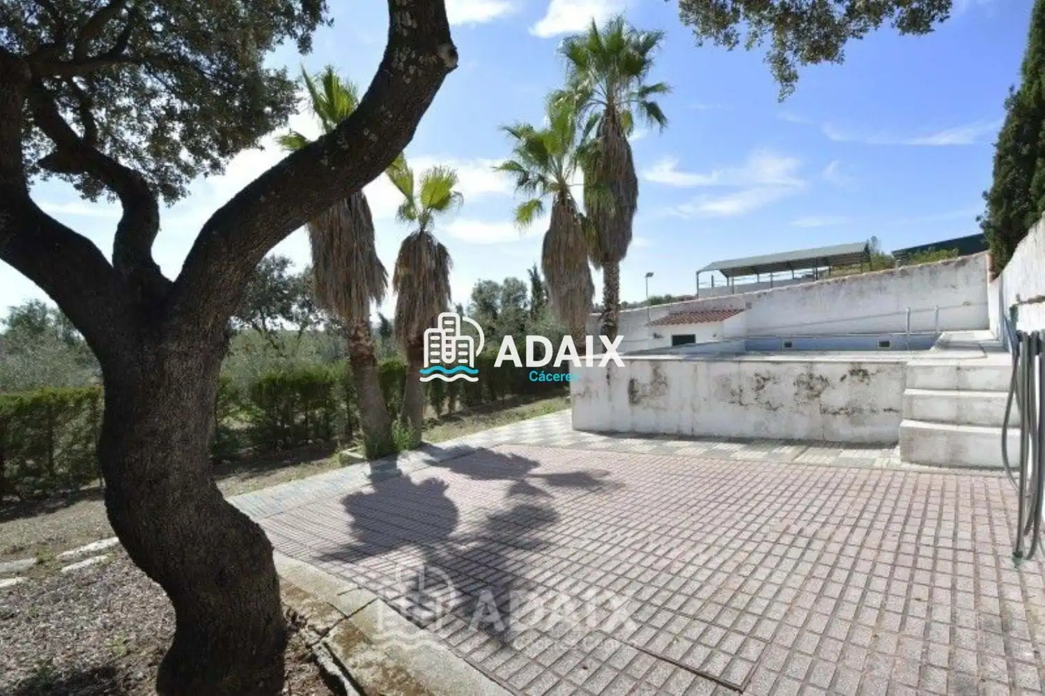 Jardí de Casa o xalet en venda en Cáceres amb Aire condicionat, Terrassa i Traster