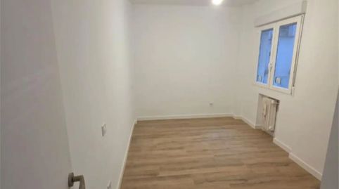 Foto 5 de Piso en venta en Calle de Tomás Borrás, 7, Chopera, Madrid Capital