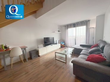 Penthouse with pool for sale in Paseo de Los Sauces