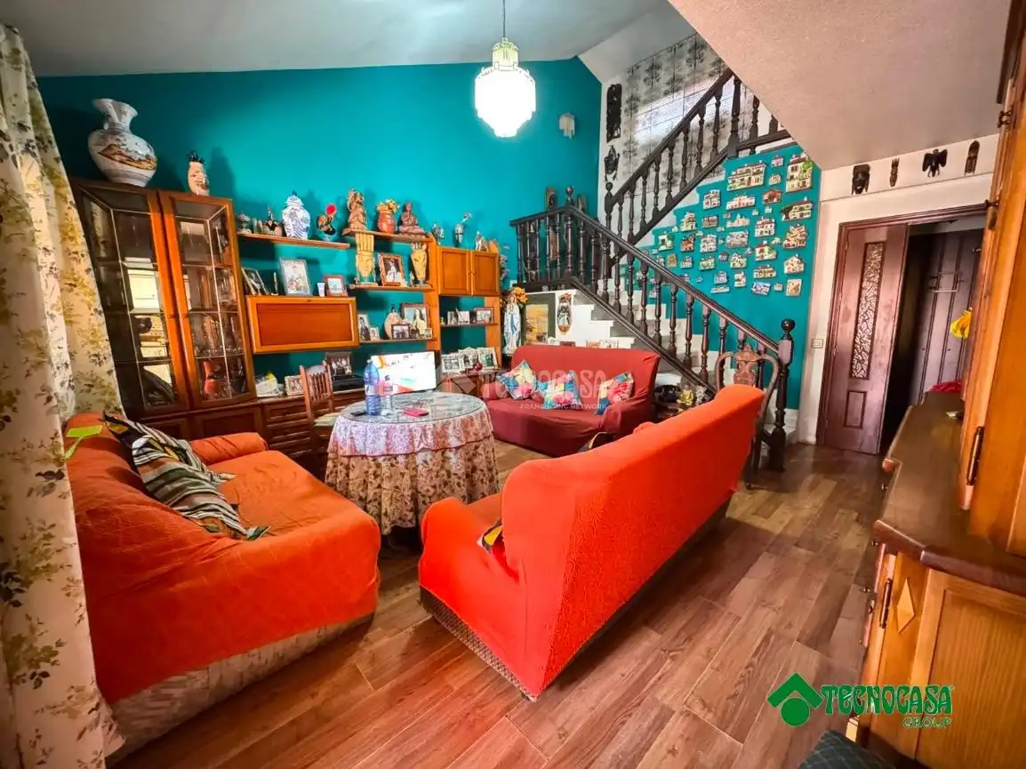 Sala d'estar de Casa adosada en venda en Gerindote amb Aire condicionat, Calefacció i Jardí privat