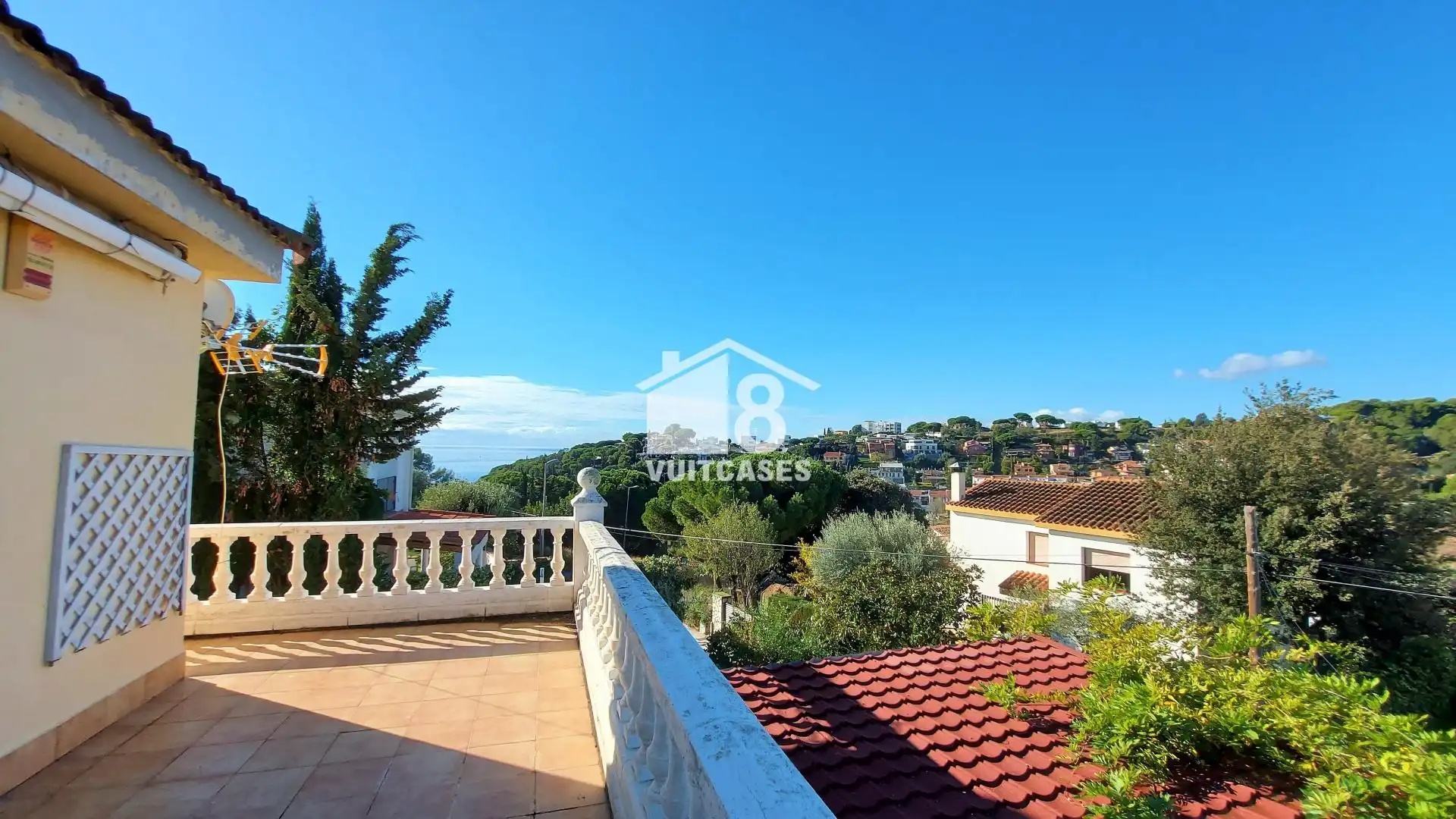 Vista exterior de Casa o xalet en venda en Arenys de Mar amb Calefacció, Terrassa i Piscina