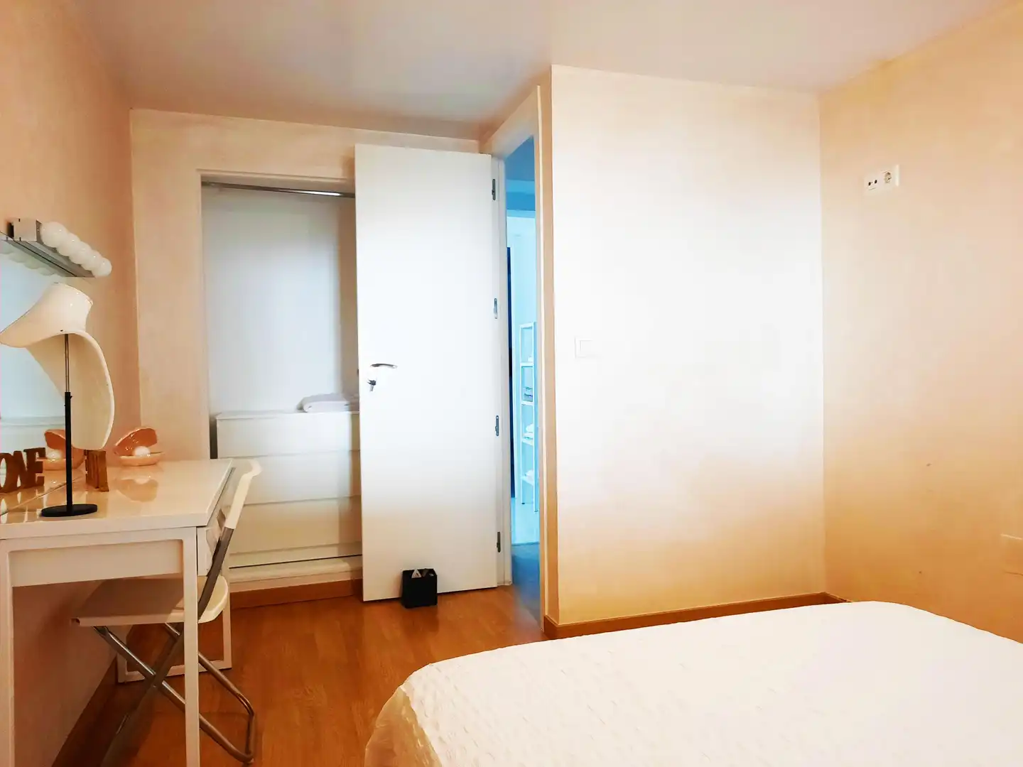 Habitación de Local en venta en Marbella con Aire acondicionado