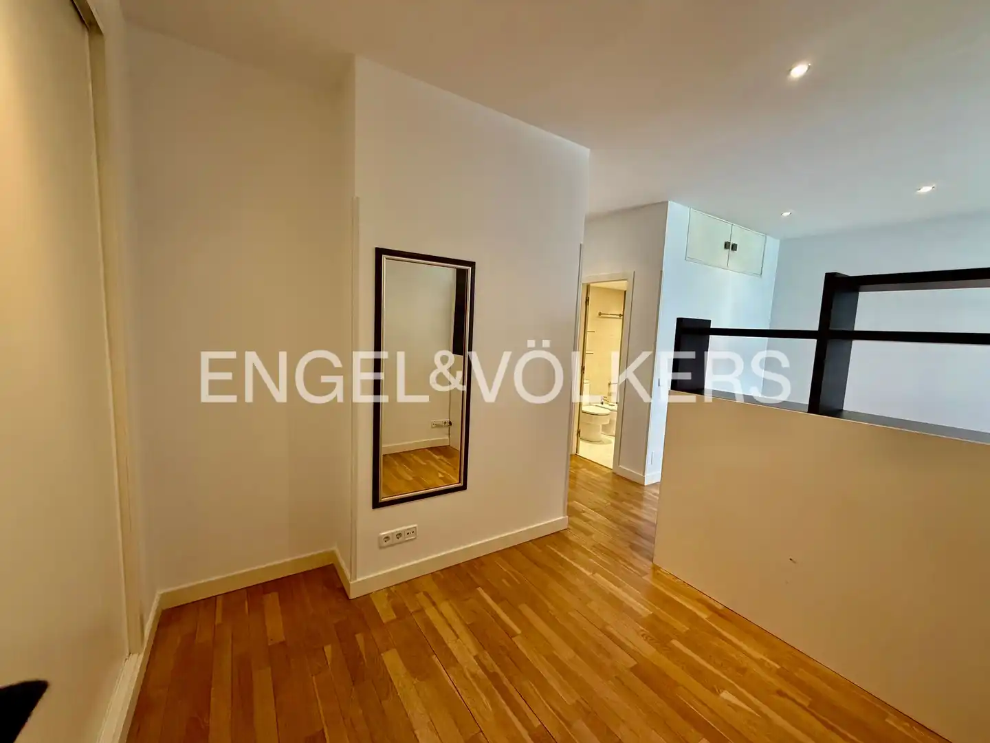 Flat for rent in Madrid  with Air Conditioner and Heating
