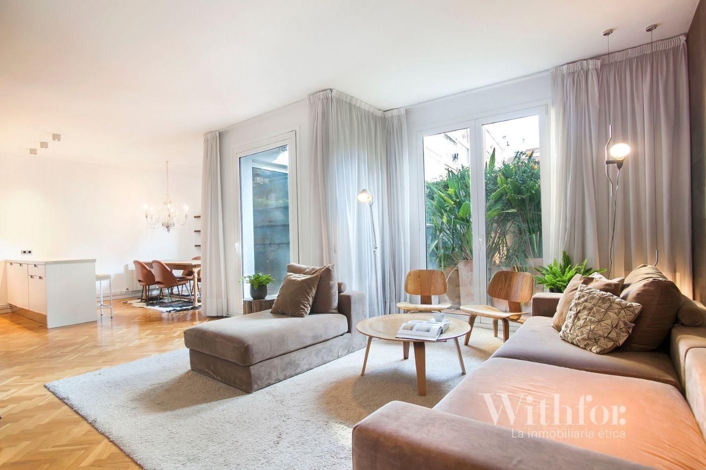 Sala de estar de Piso de alquiler en  Barcelona Capital con Aire acondicionado, Calefacción y Parquet