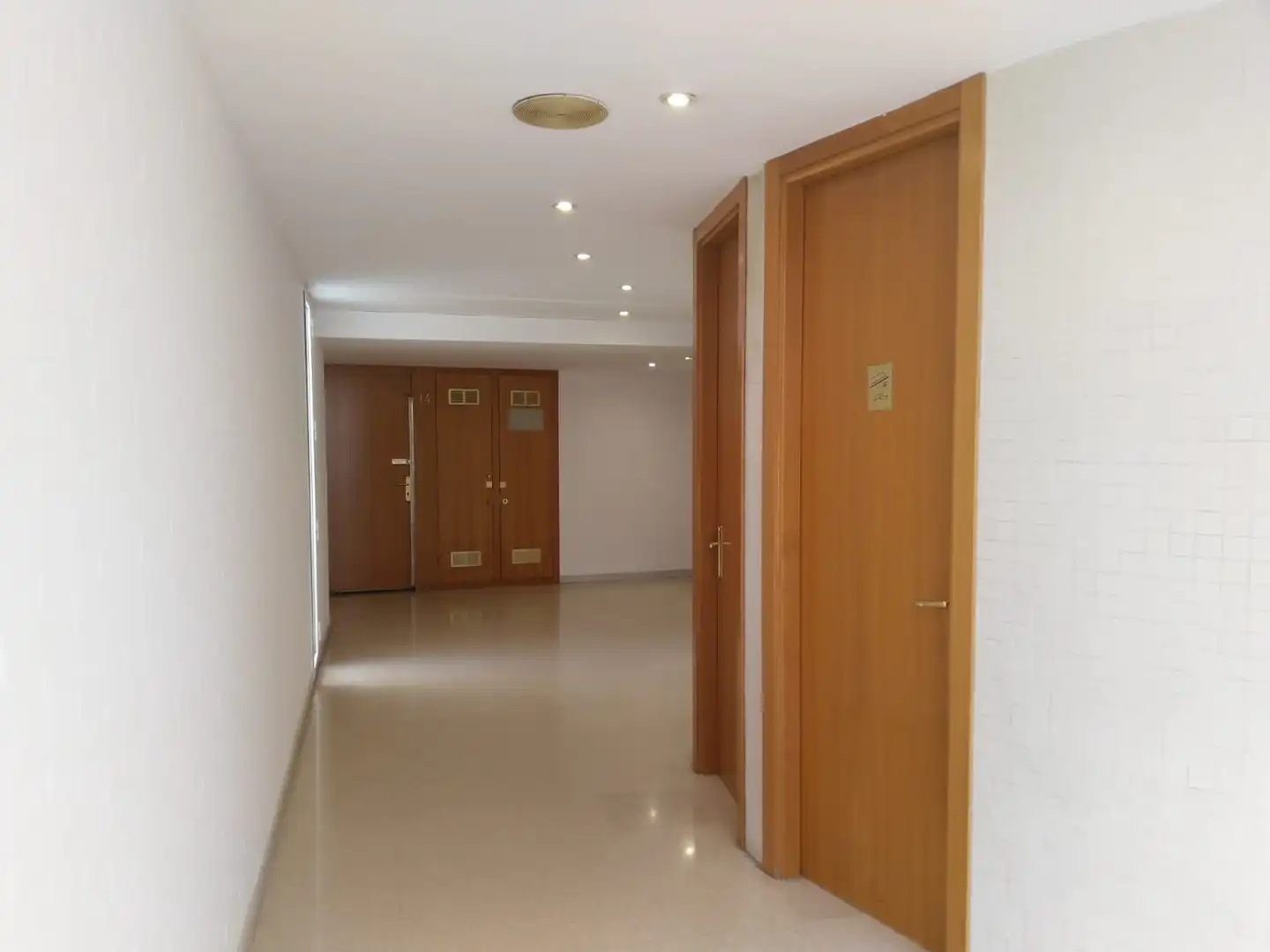 Büro zur Miete in Lleida mit Klimaanlage, Heizung und Möbliert