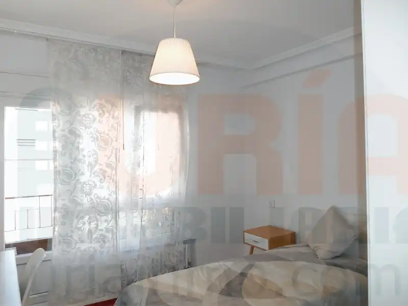Schlafzimmer von Wohnung zur Miete in Oviedo  mit Heizung, Terrasse und Möbliert
