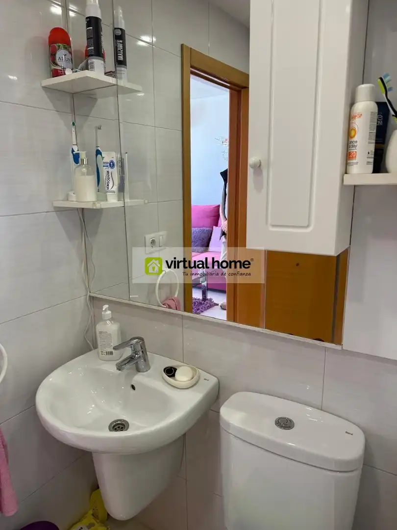 Baño de Piso en venta en Benidorm con Aire acondicionado, Terraza y Amueblado