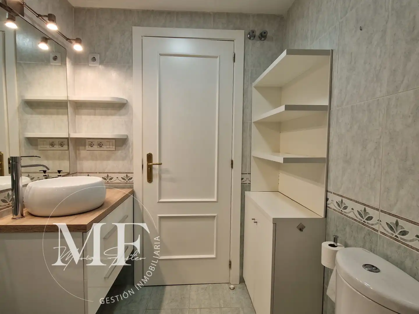 Badezimmer von Wohnung zum Verkauf in Alicante / Alacant mit Klimaanlage, Heizung und Terrasse
