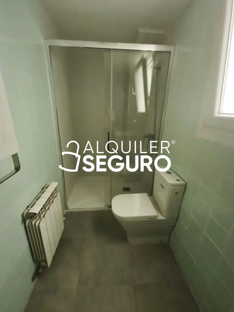 Badezimmer von Wohnung zur Miete in Zaragoza mit Heizung, Terrasse und Möbliert