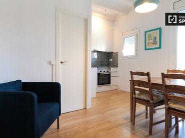 Appartamento con balcone in affitto a Eixample
