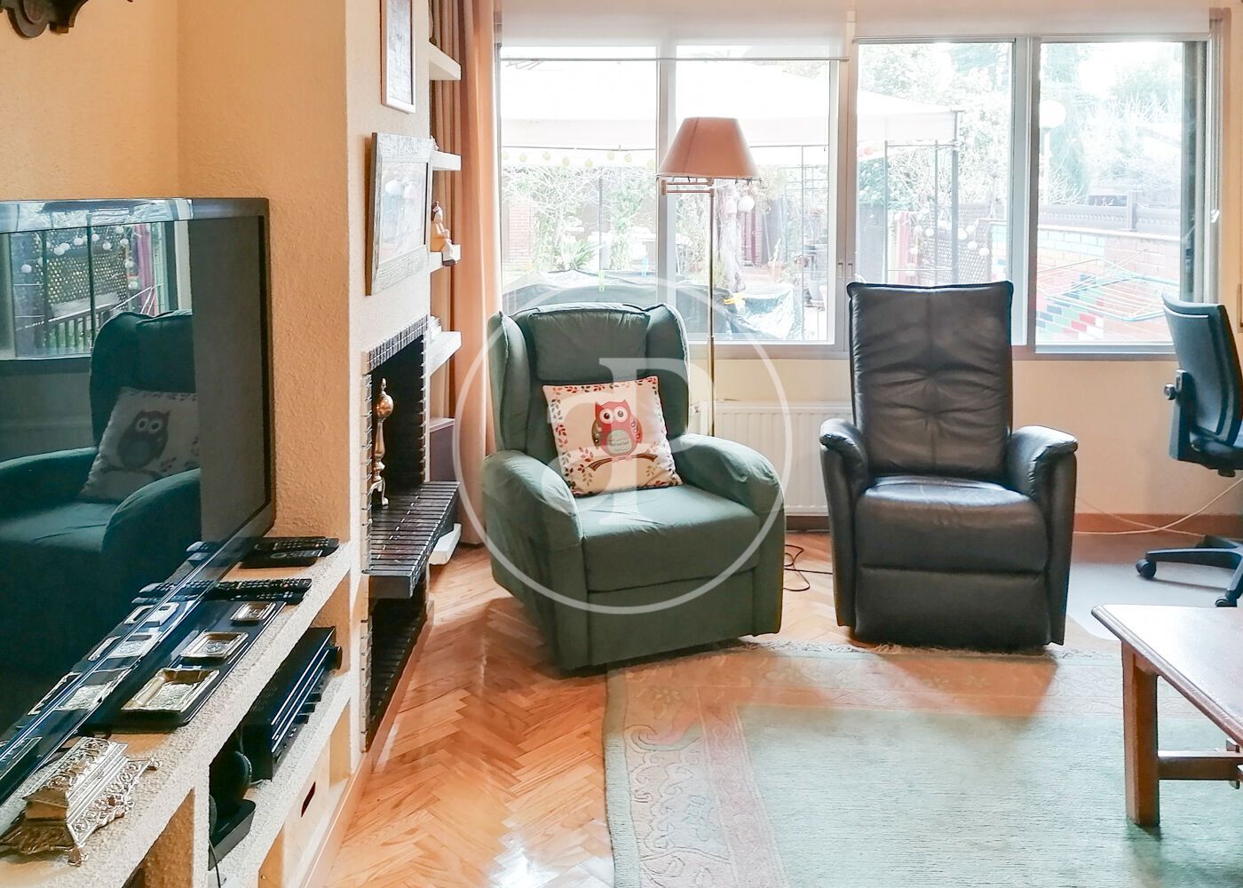 Living room of Single-family semi-detached for sale in  Madrid Capital  with Air Conditioner, Heating and Private garden