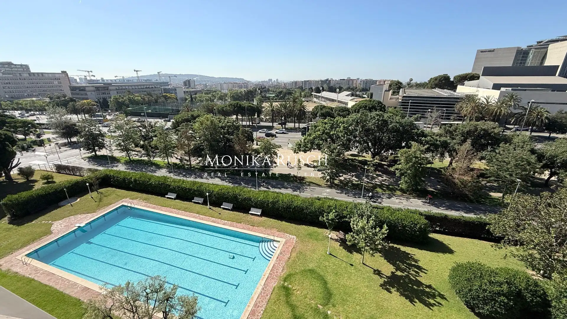 Vista exterior de Piso en venta en Barcelona con Calefacción, Terraza y Trastero