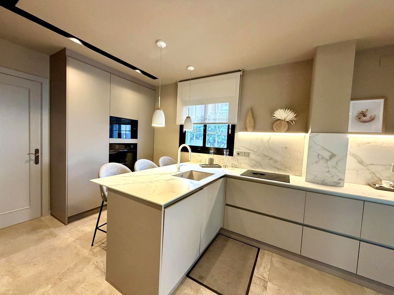 Kitchen of House or chalet for sale in Barberà del Vallès  with Air Conditioner, Private garden and Terrace