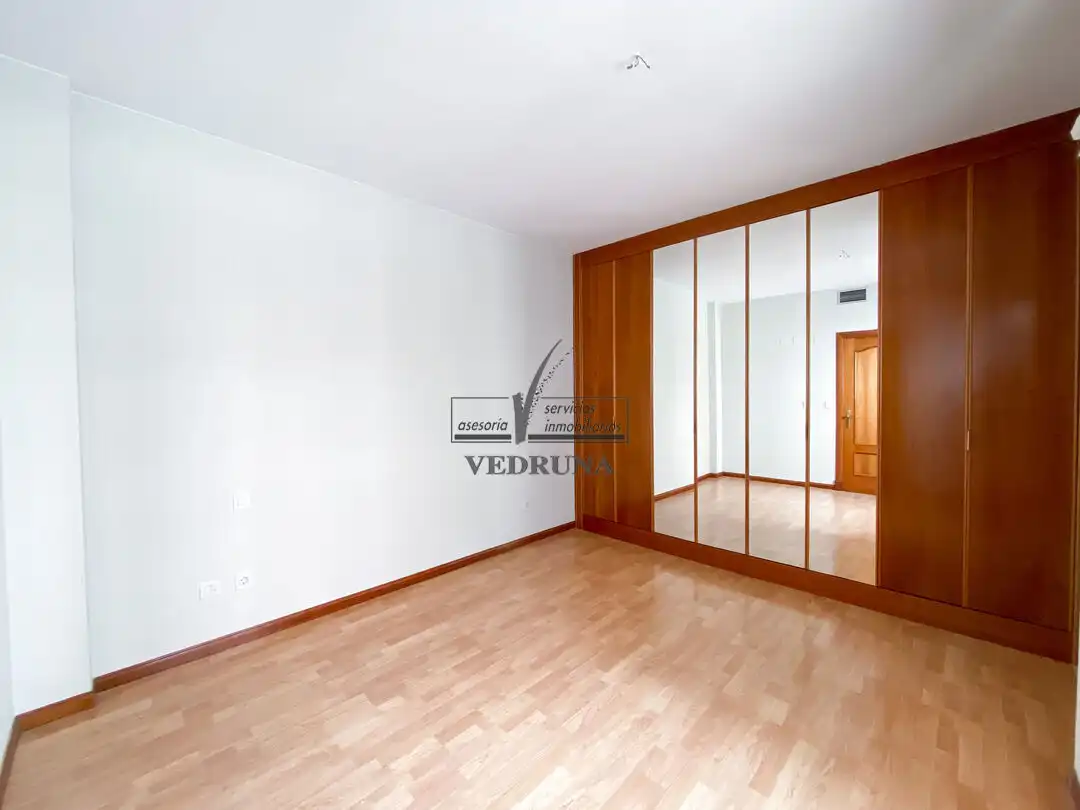 Bedroom of Apartments for rent in  Zaragoza Capital  with Heating, Oven and Washing machine
