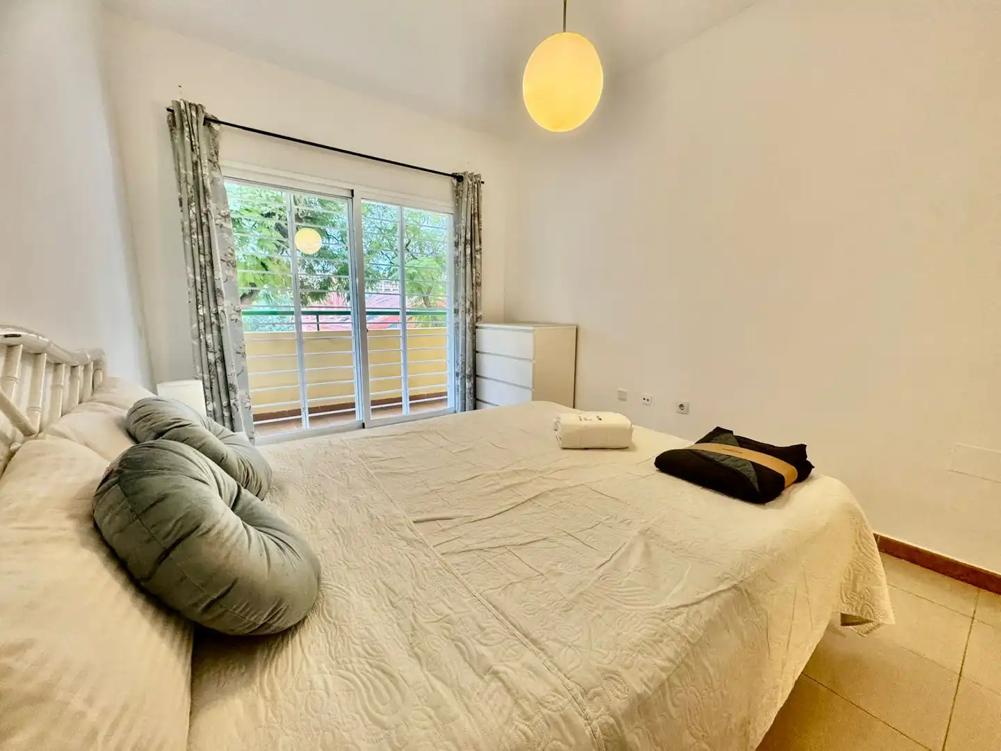 Habitación de Piso en venta en Fuengirola con Terraza, Amueblado y Horno