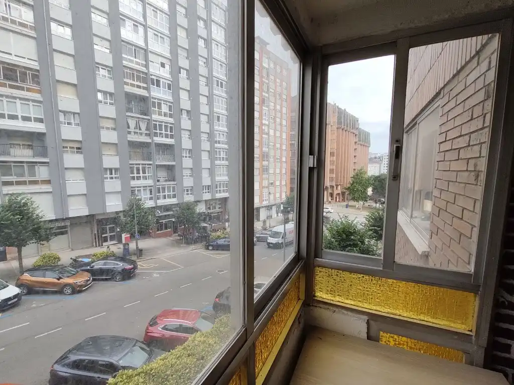 Vista exterior de Piso en venta en Avilés