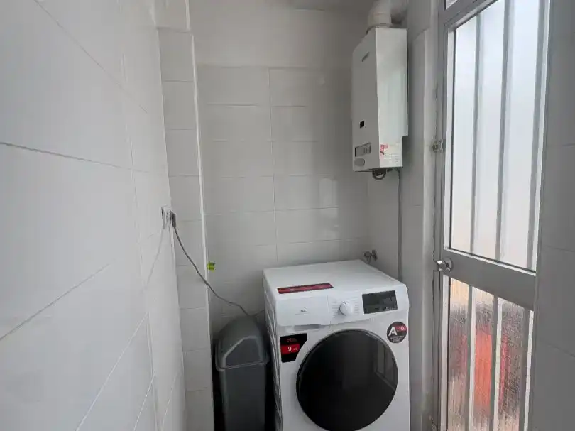 Bany de Pis en venda en  Sevilla Capital amb Aire condicionat