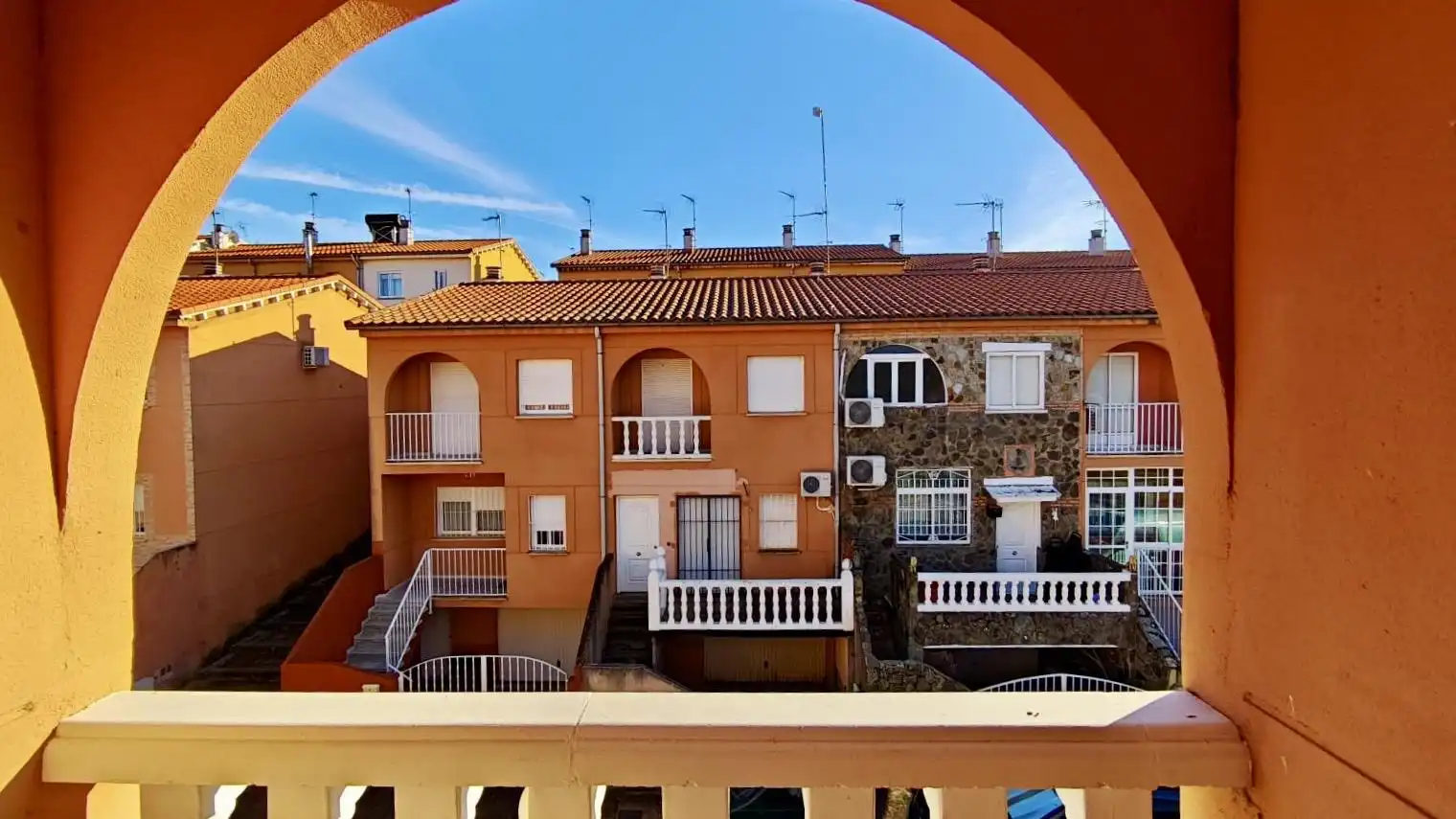 Vista exterior de Dúplex en venta en Plasencia con Aire acondicionado, Calefacción y Parquet