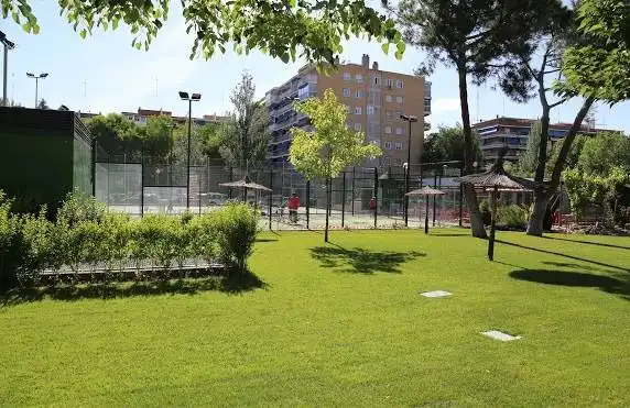 Vista exterior de Planta baja en venta en Alcalá de Henares con Aire acondicionado, Calefacción y Amueblado