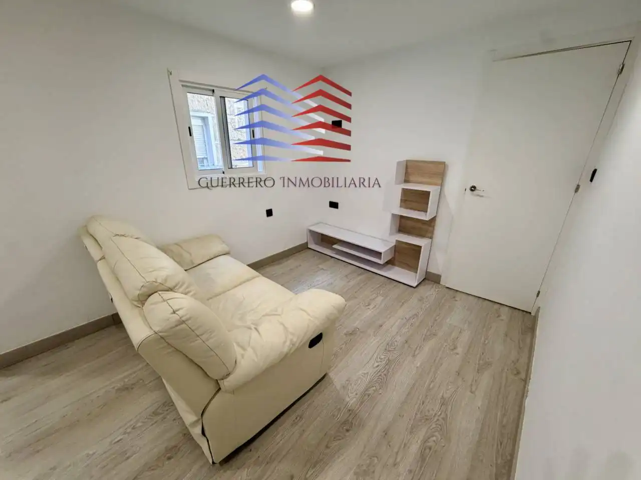 Living room of Flat for rent in Ourense Capital   with Heating, Storage room and Furnished
