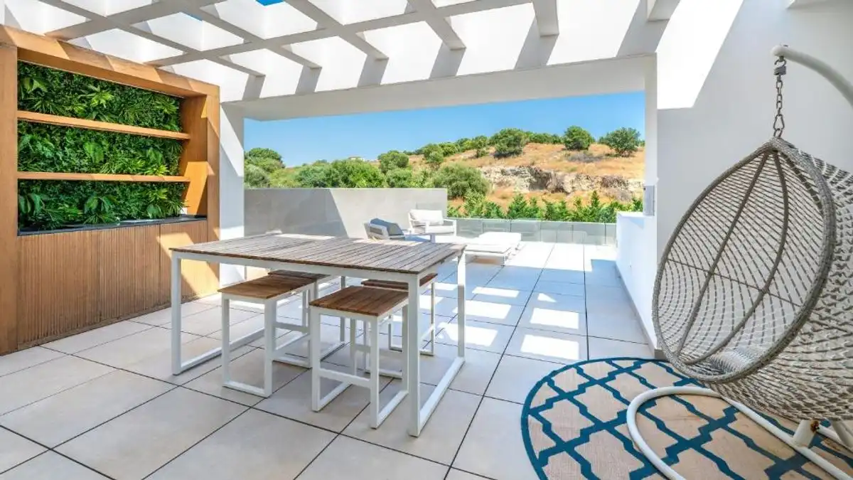 Terrassa de Casa o xalet en venda en Estepona amb Aire condicionat, Calefacció i Jardí privat