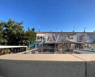 Vista exterior de Casa adosada en venda en Santa Pola amb Aire condicionat