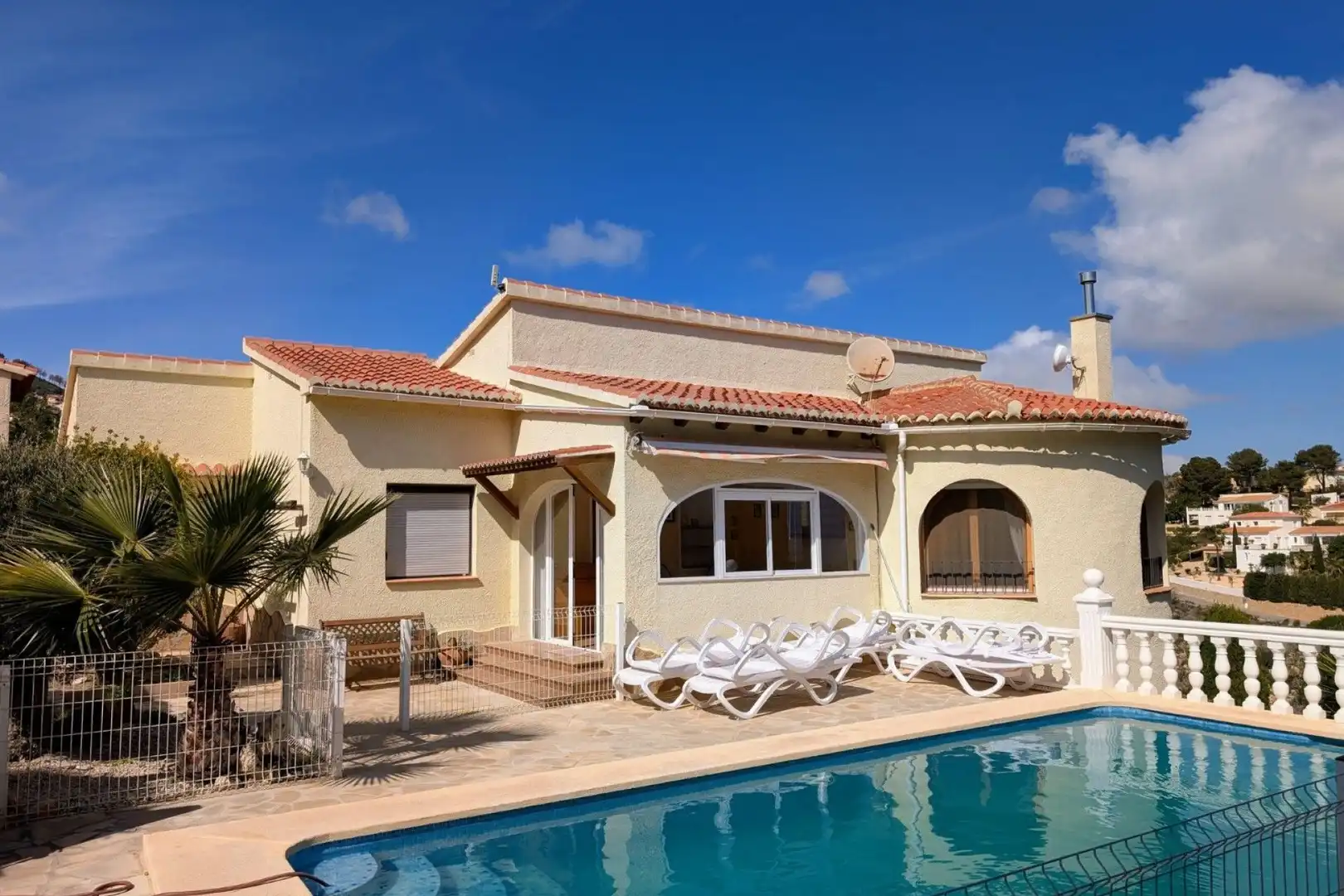 Casa amb piscina en venda a Paichi