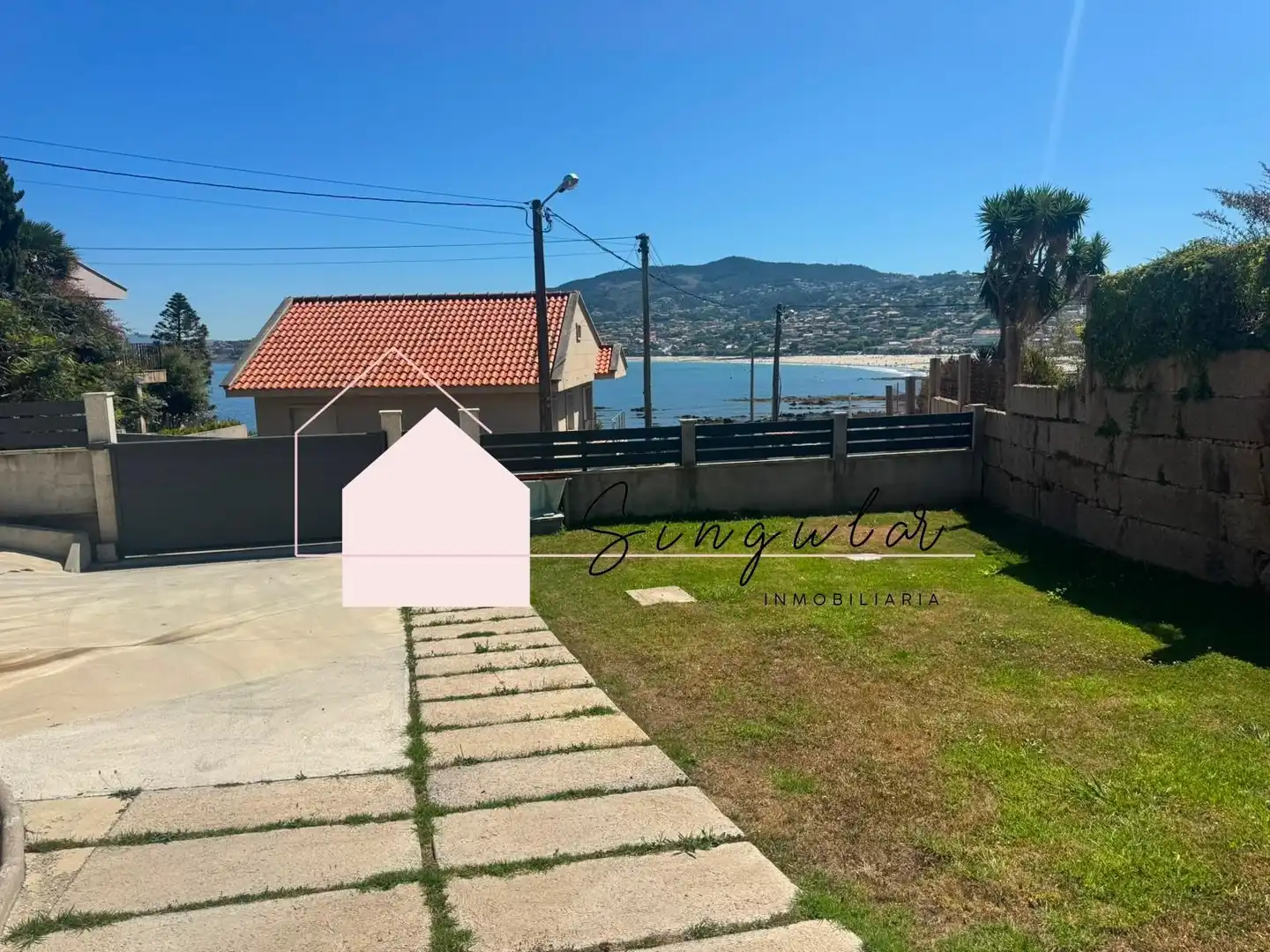 Vista exterior de Casa adosada de alquiler en Nigrán con Jardín privado y Piscina comunitaria