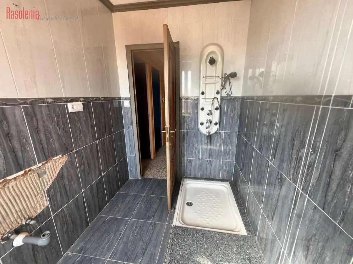 Badezimmer von Wohnung zum Verkauf in Coristanco mit Terrasse und Abstellraum