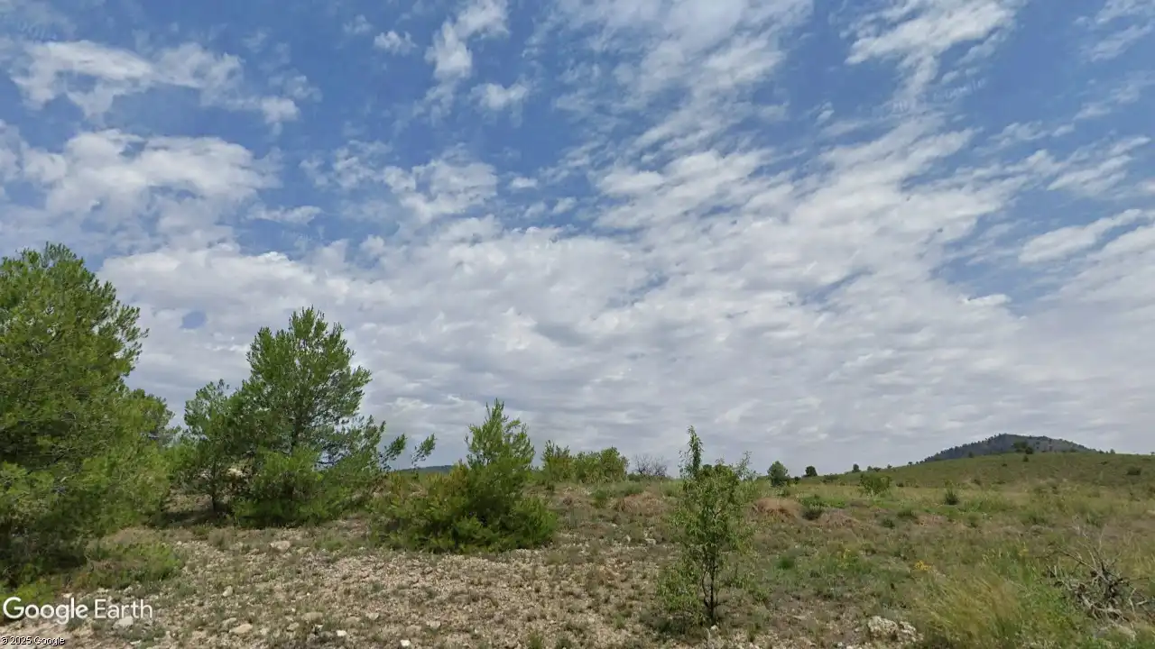 Grundstücke zum Verkauf in Elche de la Sierra