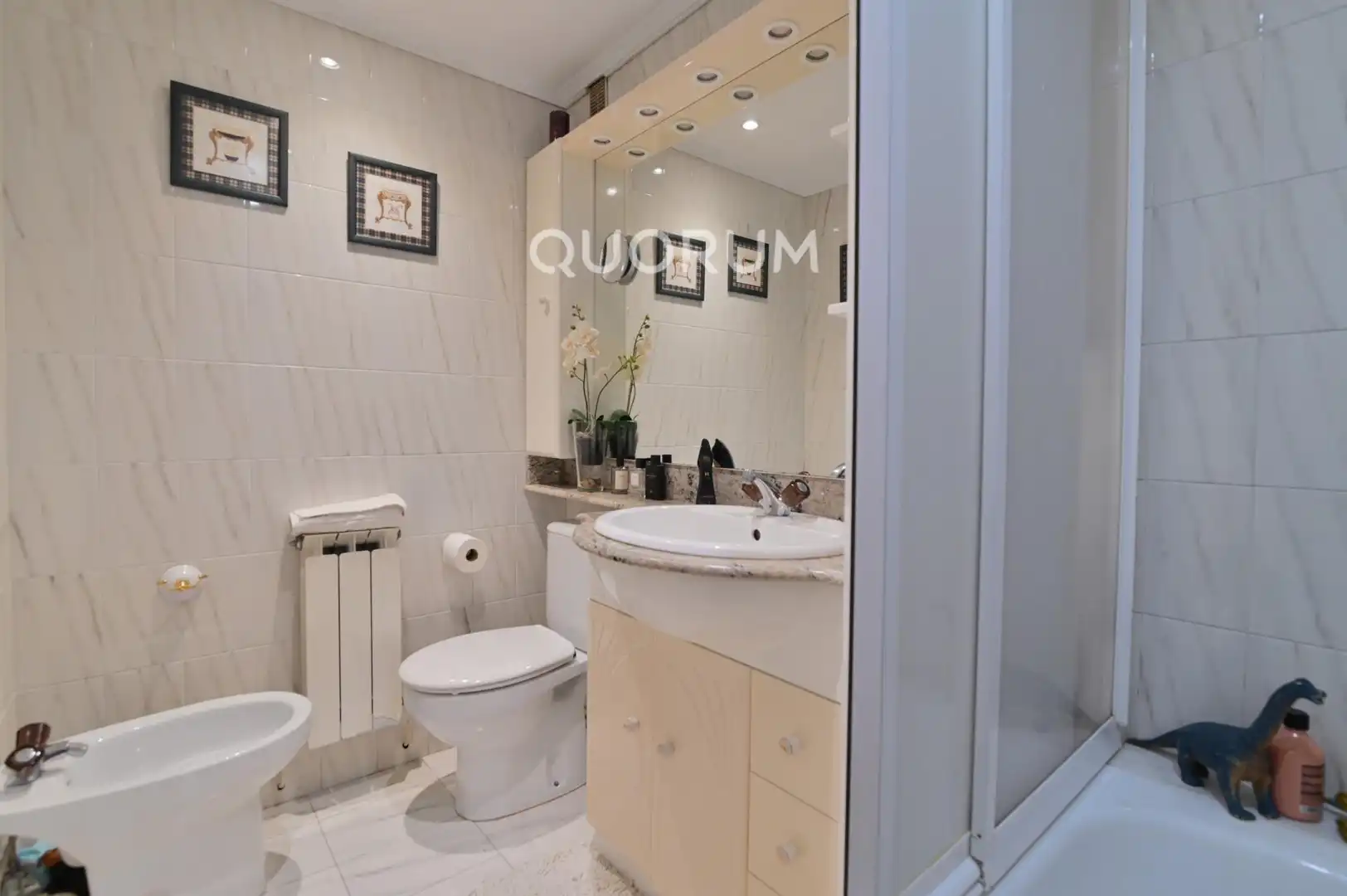 Baño de Piso en venta en Bilbao  con Calefacción, Terraza y Amueblado